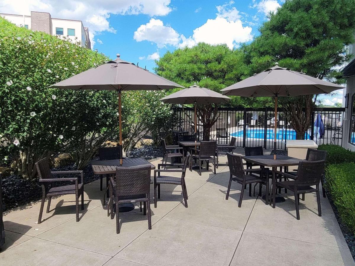 Hampton Inn Greensburg Buitenkant foto