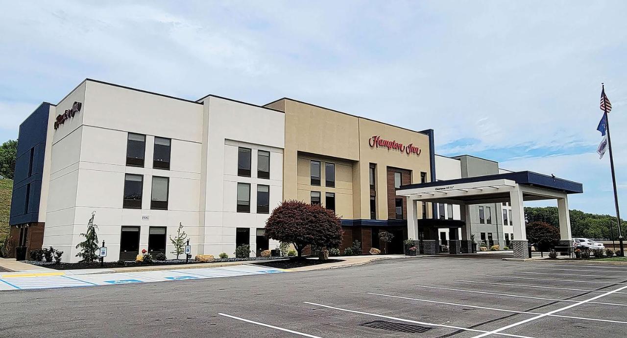 Hampton Inn Greensburg Buitenkant foto