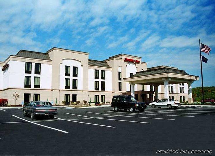 Hampton Inn Greensburg Buitenkant foto