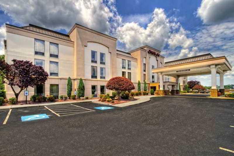 Hampton Inn Greensburg Buitenkant foto