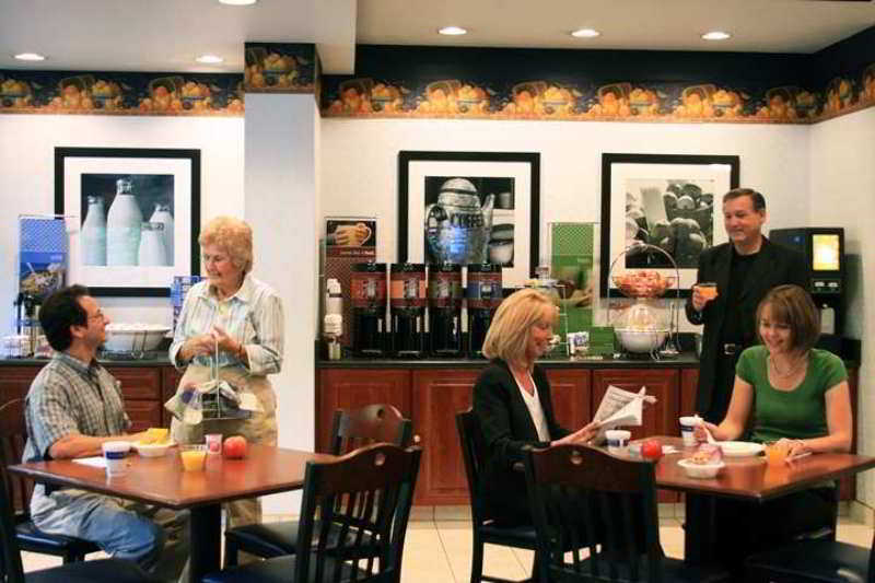 Hampton Inn Greensburg Restaurant foto